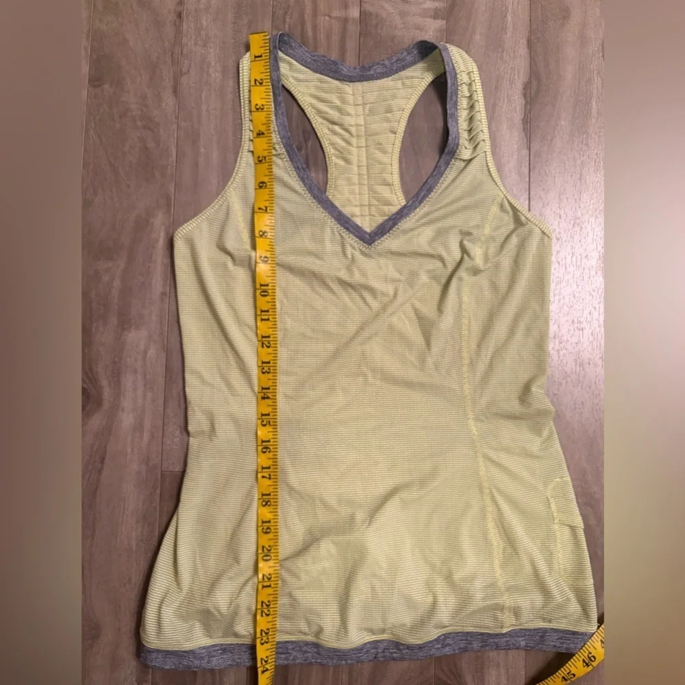 Lululemon Run Energy V-Neck Tank Green Stripe Racerback Pocket Size 4 - Picture 9 of 10